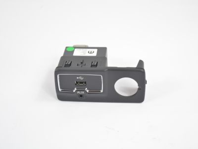 Mopar 5UW01LXHAA USB Charging Portion