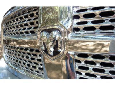 Ram 68093930AC Grille